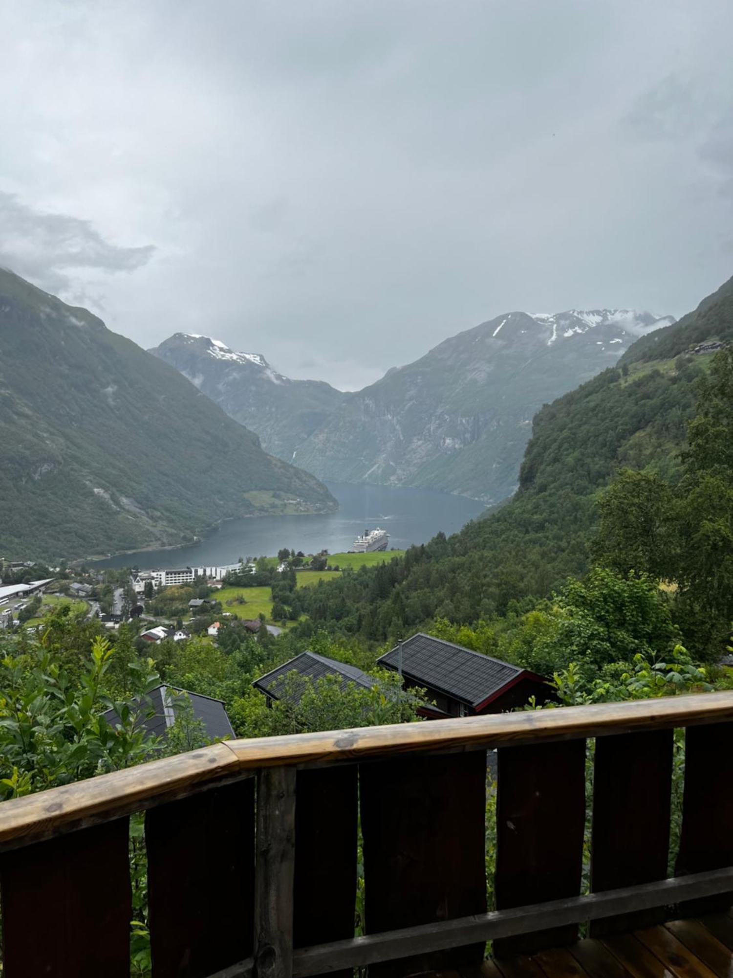 Fossen Accommodation Гайрангер Стая снимка